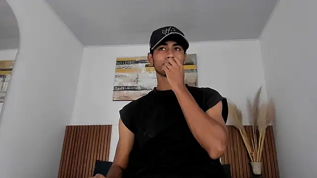 Snapshot of zander_2120 chatting on 04.18.26 zander 2120 online show from 04.18.26