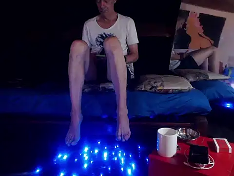 laye19 online show from 09.30.25