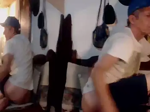 laye19 online show from 10.15.25