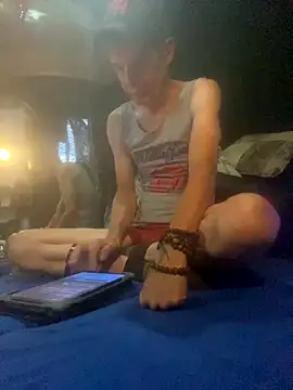 laye19 online show from 10.25.25