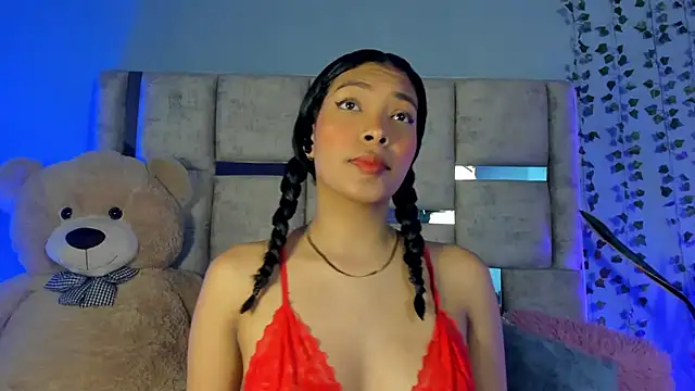 KarolRojas  online show from 01.25.25