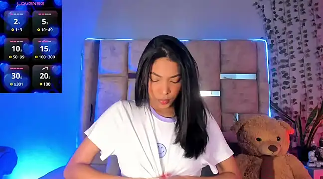 KarolRojas  online show from 02.13.25