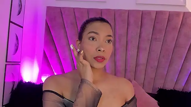 KarolRojas  online show from 10.24.25