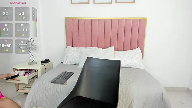 JenyWells online show from 10.21.25