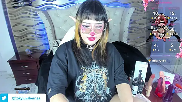 Snapshot of toky_doll chatting on 12.07.24 toky doll online show from 12.07.24