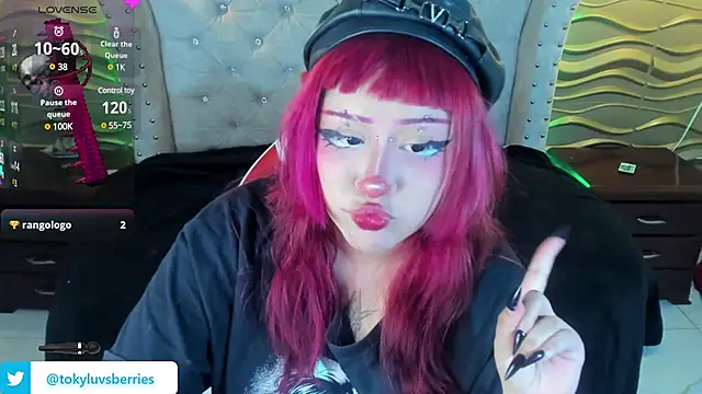 Snapshot of toky_doll chatting on 01.31.25 toky doll online show from 01.31.25