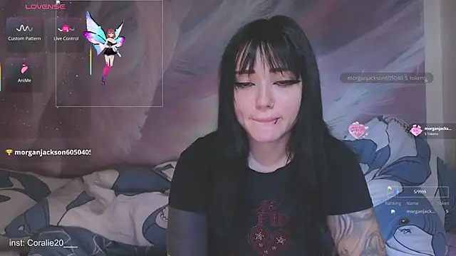 Snapshot of Coralie20_ chatting on 10.19.25 Coralie20  online show from 10.19.25