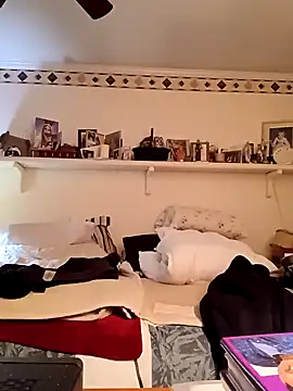 Snapshot of Hand69someguy chatting on 12.04.24 Hand69someguy online show from 12.04.24