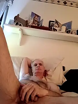 Snapshot of Hand69someguy chatting on 12.07.24 Hand69someguy online show from 12.07.24