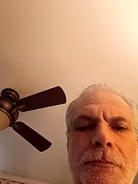 Snapshot of Hand69someguy chatting on 03.03.25 Hand69someguy online show from 03.03.25