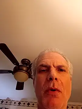 Snapshot of Hand69someguy chatting on 03.09.25 Hand69someguy online show from 03.09.25