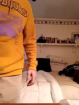 Snapshot of Hand69someguy chatting on 03.14.25 Hand69someguy online show from 03.14.25