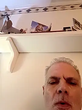 Snapshot of Hand69someguy chatting on 03.22.25 Hand69someguy online show from 03.22.25