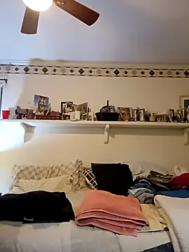 Snapshot of Hand69someguy chatting on 10.02.25 Hand69someguy online show from 10.02.25