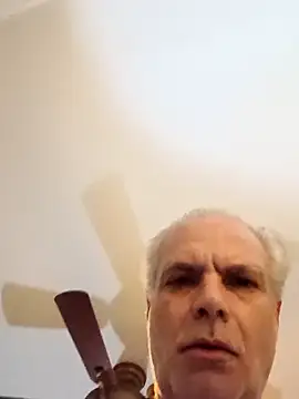 Snapshot of Hand69someguy chatting on 10.09.25 Hand69someguy online show from 10.09.25