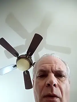 Snapshot of Hand69someguy chatting on 10.29.25 Hand69someguy online show from 10.29.25