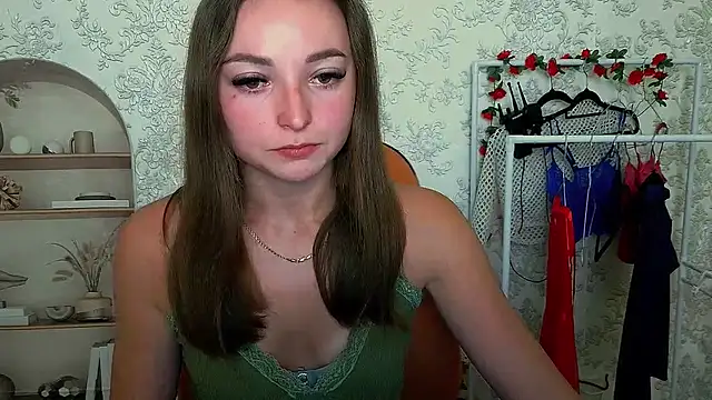  Barbie Kiss  online show from 09.25.25