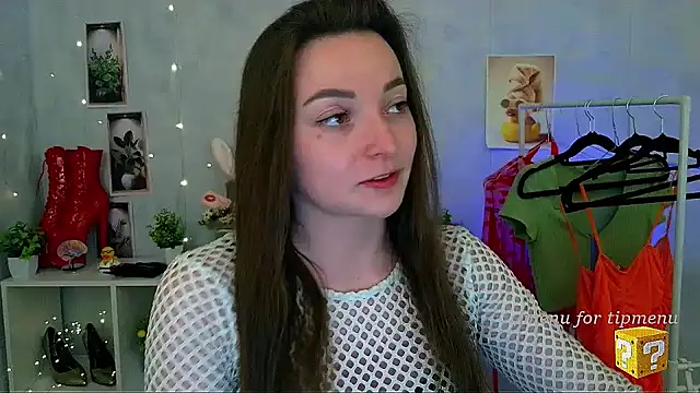  Barbie Kiss  online show from 04.18.26