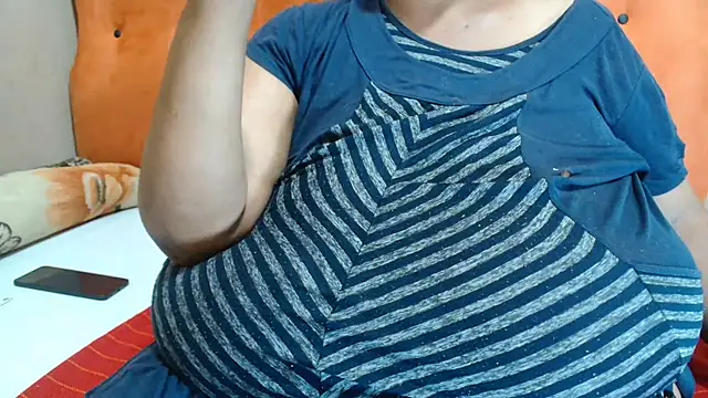 tinagiant online show from 10.15.25