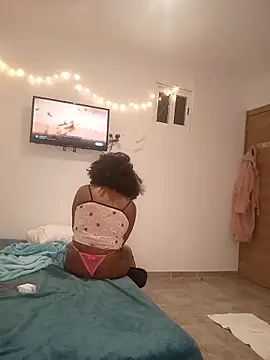 Snapshot of RebecApreta chatting on 12.23.25 RebecApreta online show from 12.23.25