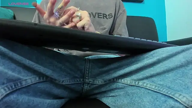 Snapshot of noah_ricci chatting on 12.28.24 noah ricci online show from 12.28.24