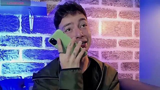 Snapshot of noah_ricci chatting on 09.19.25 noah ricci online show from 09.19.25