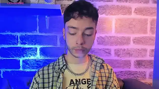 Snapshot of noah_ricci chatting on 09.25.25 noah ricci online show from 09.25.25