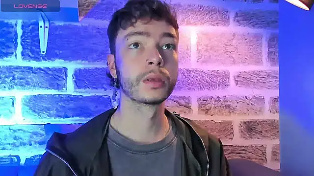 Snapshot of noah_ricci chatting on 10.01.25 noah ricci online show from 10.01.25