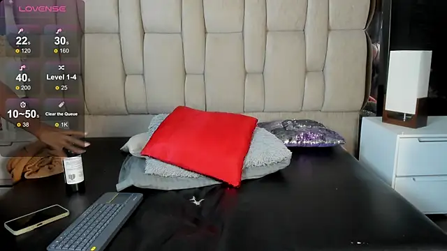 Hanna lens online show from 12.29.24