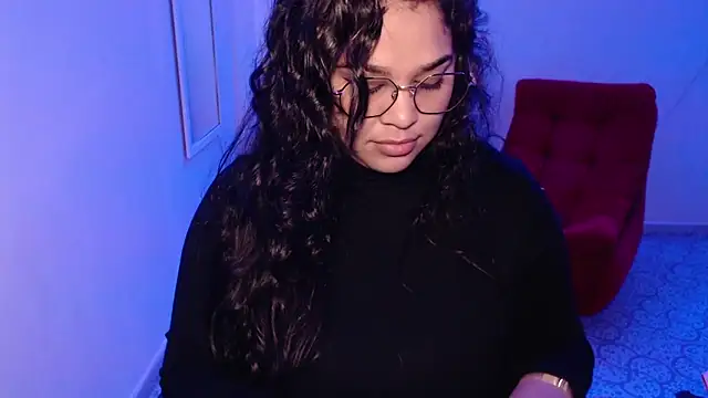 Snapshot of VenussTits97 chatting on 09.22.25 VenussTits97 online show from 09.22.25