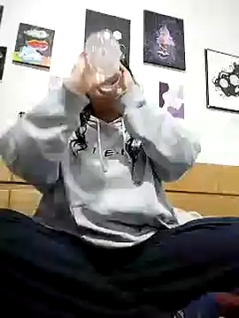 Snapshot of VenussTits97 chatting on 10.12.25 VenussTits97 online show from 10.12.25