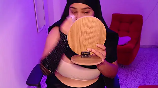 Snapshot of VenussTits97 chatting on 10.24.25 VenussTits97 online show from 10.24.25