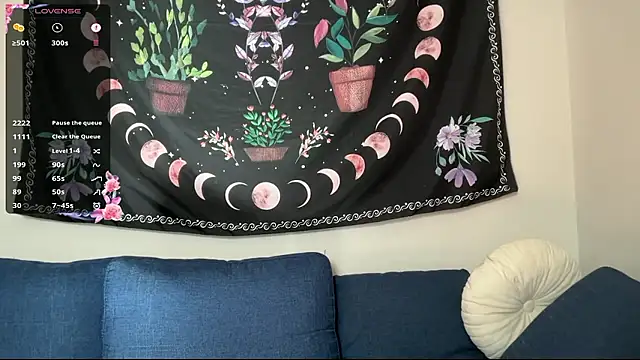 Aria Fields online show from 11.04.25