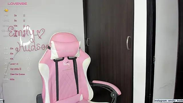 Snapshot of emily_huddson_ chatting on 12.10.24 emily huddson  online show from 12.10.24