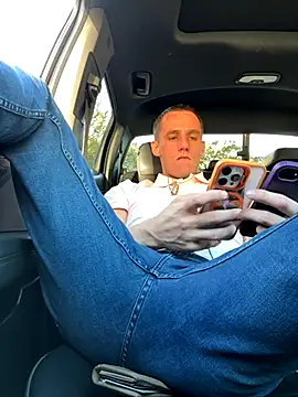 Snapshot of PeytonJohnn chatting on 10.01.25 PeytonJohnn online show from 10.01.25