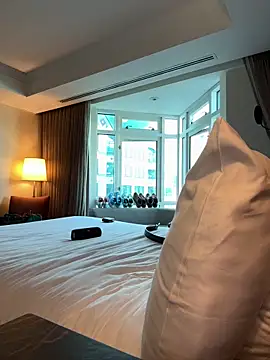 Snapshot of PeytonJohnn chatting on 10.02.25 PeytonJohnn online show from 10.02.25