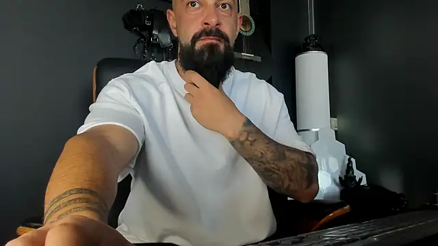 axxelrich  online show from 09.09.25