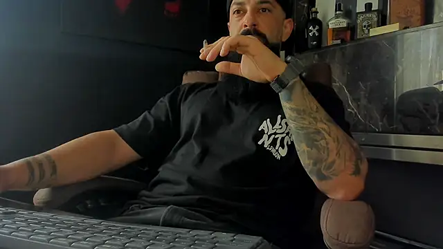 axxelrich  online show from 10.10.25