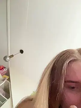 Snapshot of yourhornyslut chatting on 02.27.25 yourhornyslut online show from 02.27.25