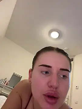 Snapshot of yourhornyslut chatting on 02.19.26 yourhornyslut online show from 02.19.26