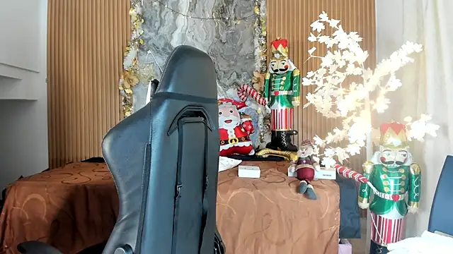 Danna topless online show from 12.22.25