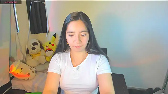 Snapshot of litle_mily_ chatting on 04.25.26 litle mily online show from 04.25.26