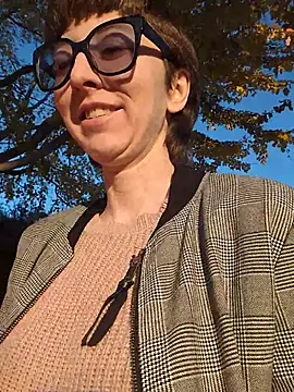 lovelylucyy online show from 12.19.25