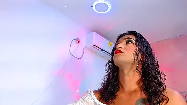 Snapshot of vanessa_nauthygirls chatting on 09.29.25 vanessa nauthygirls online show from 09.29.25