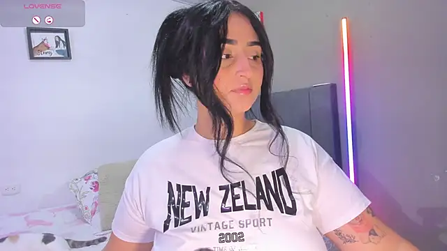 Snapshot of curvy_jhacky chatting on 09.12.25 curvy jhacky online show from 09.12.25