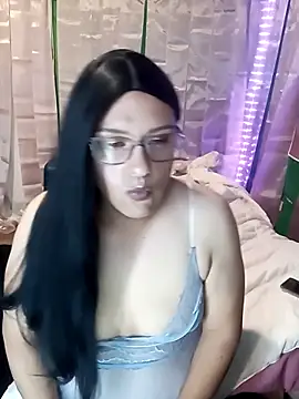 Snapshot of JOSSYANNE chatting on 09.28.25 JOSSYANNE online show from 09.28.25