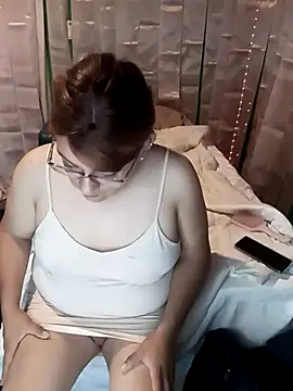 Snapshot of JOSSYANNE chatting on 10.01.25 JOSSYANNE online show from 10.01.25