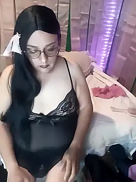 Snapshot of JOSSYANNE chatting on 10.05.25 JOSSYANNE online show from 10.05.25