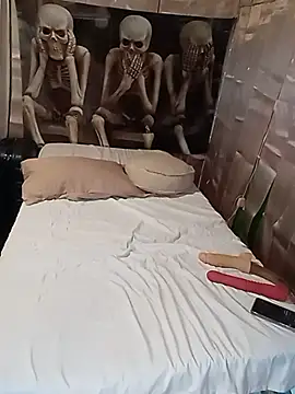 Snapshot of JOSSYANNE chatting on 10.15.25 JOSSYANNE online show from 10.15.25