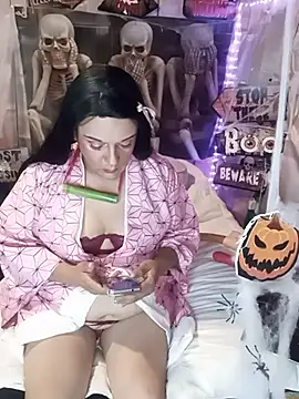 Snapshot of JOSSYANNE chatting on 10.26.25 JOSSYANNE online show from 10.26.25